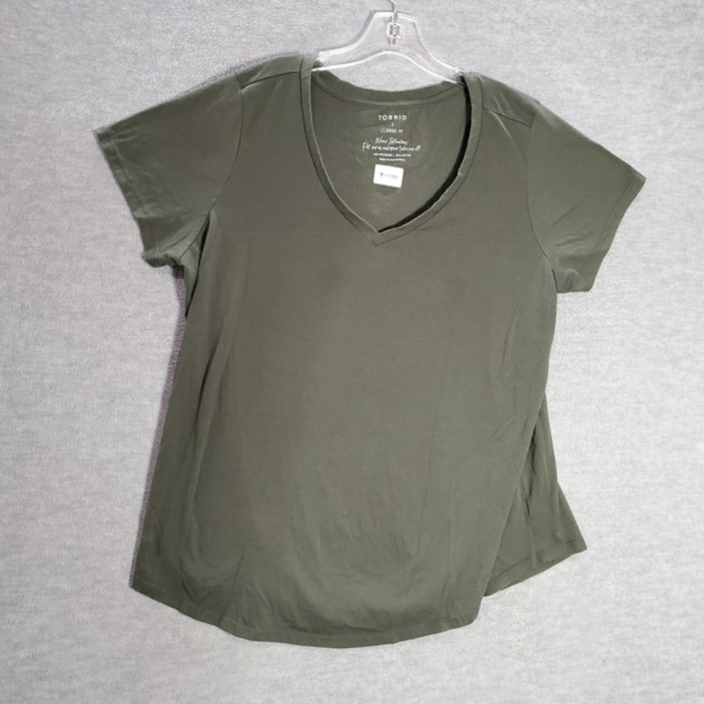 Torrid Women Top 2 Olive T-Shirt Short Sleeve V Neck Classic Fit